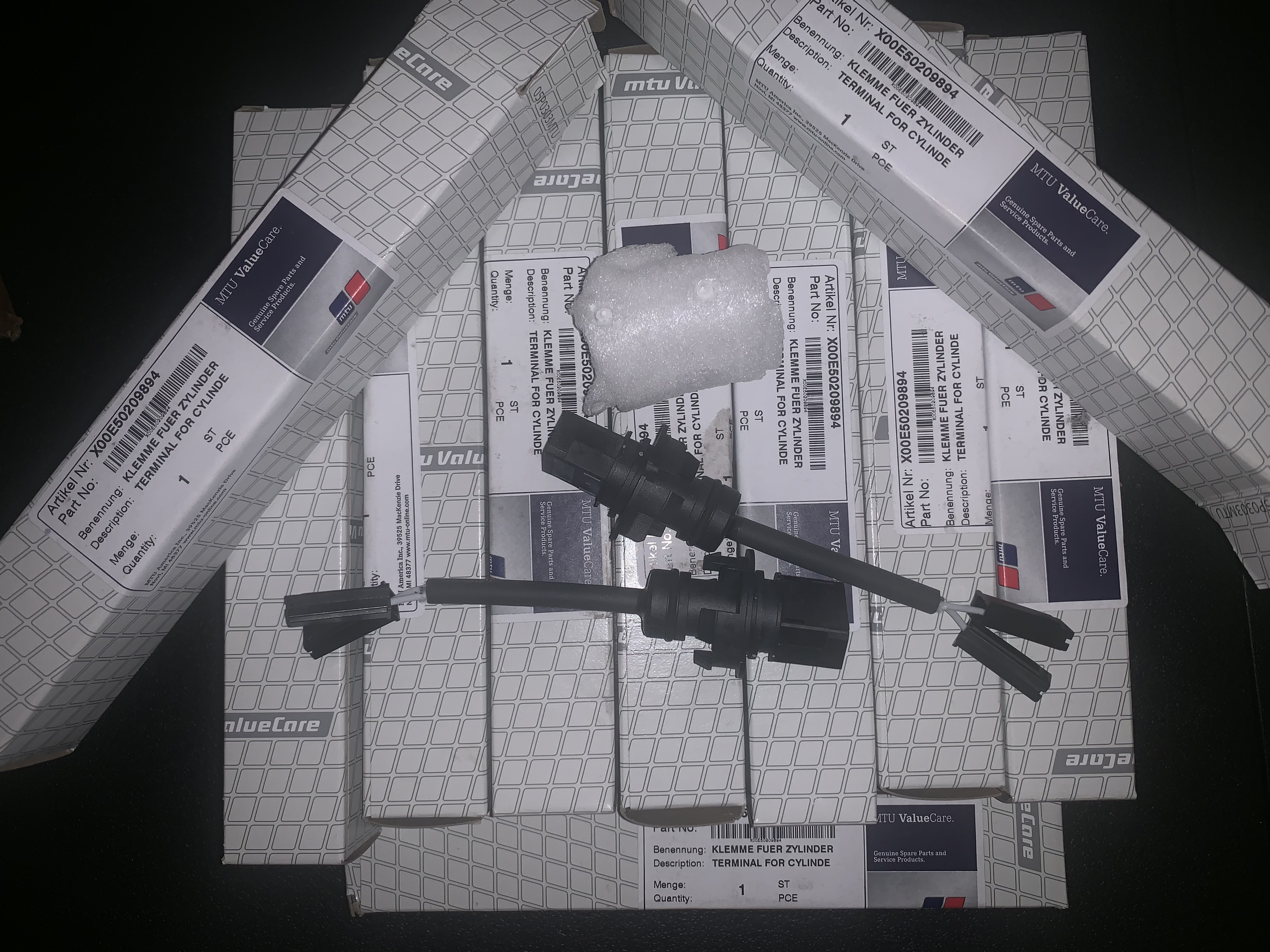 X00E50209894 – X00013978 – TERMINAL PLUG – FOR CYL HEAD | ENGINE  